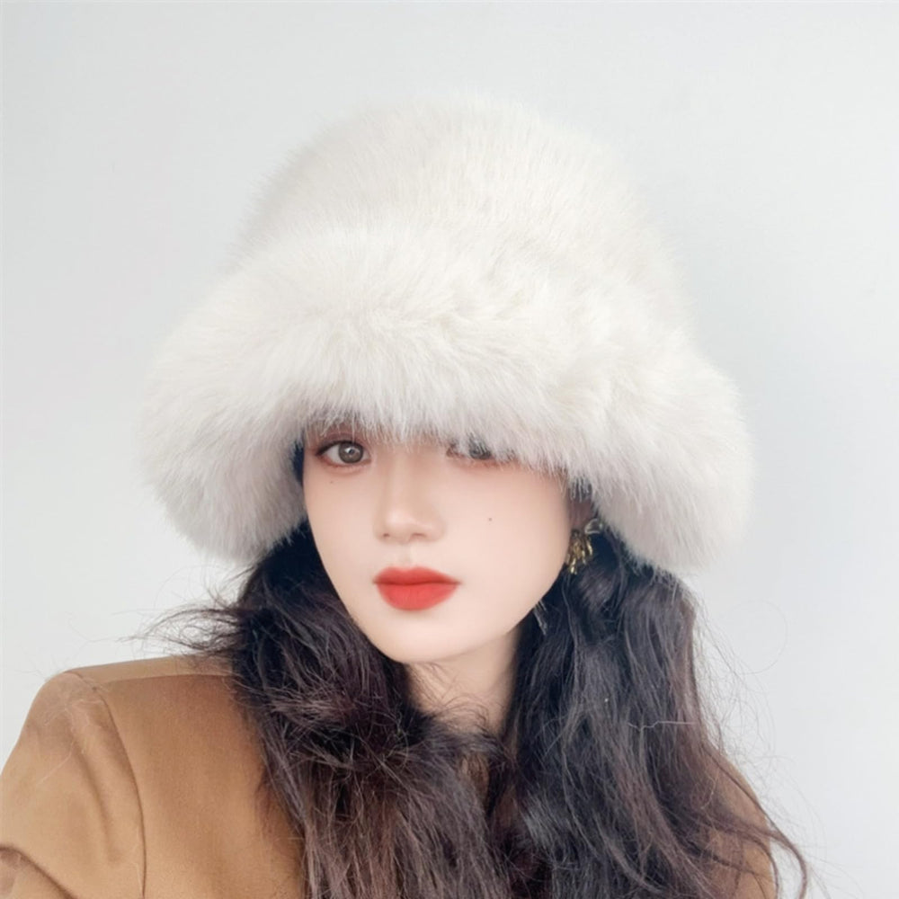 JDYaoYing hat worn with sweater for autumn warmth and versatile styling