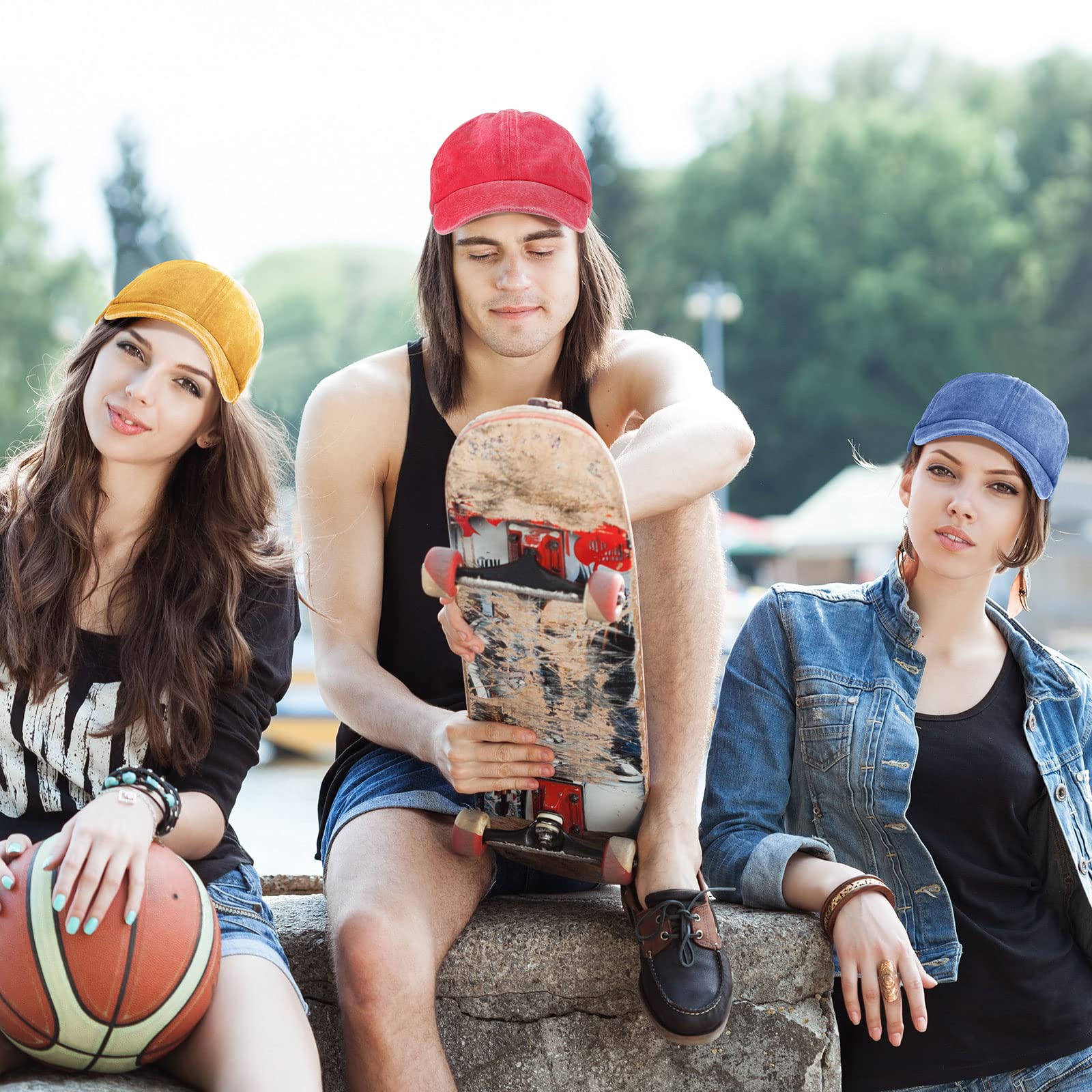 Jecery six-panel design promotes shape and ventilation for everyday wear.