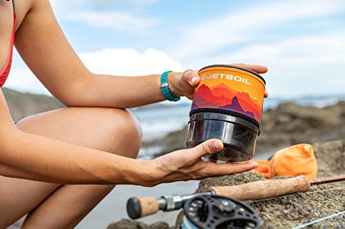 Jetboil MiniMo Sunset metal handles provide a sturdy grip for hot meals.