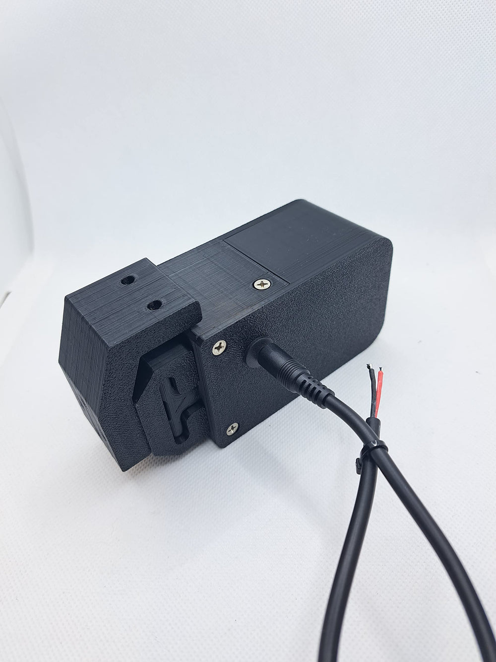 JEWUNO Glow Cup black 3D print shows consistent color shades.