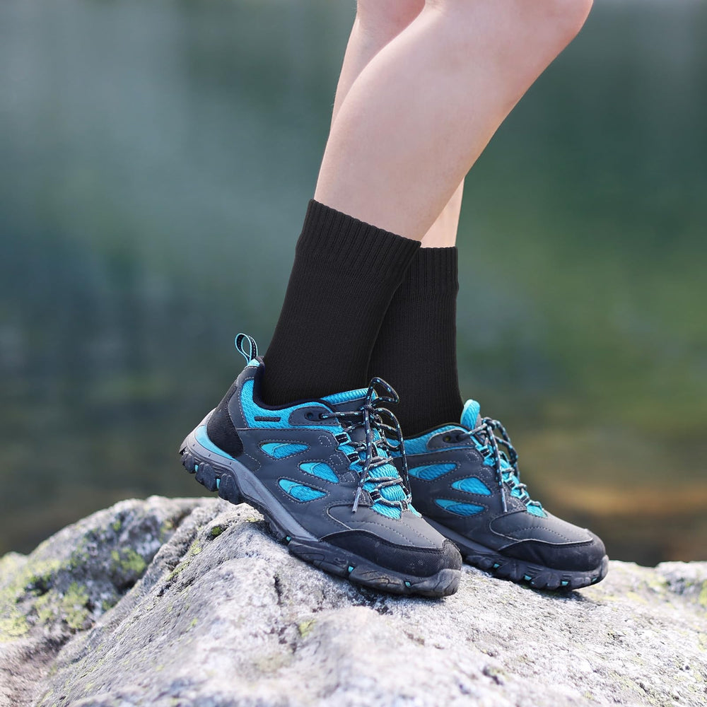 Jeyiour-unisex-socks-size-guide illustrating fit for men and women