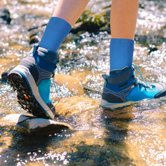 Jeyiour waterproof socks unisex-fit accommodates both men and women for versatile adventures.