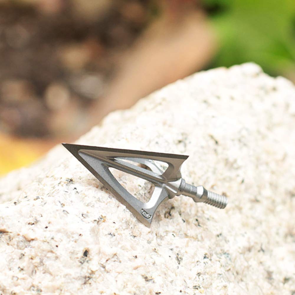 JIANZD broadhead close-up reveals 420 stainless steel blades for durability.