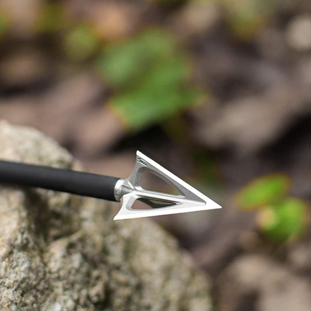 JIANZD broadhead mounted on arrow ready for practice targets.