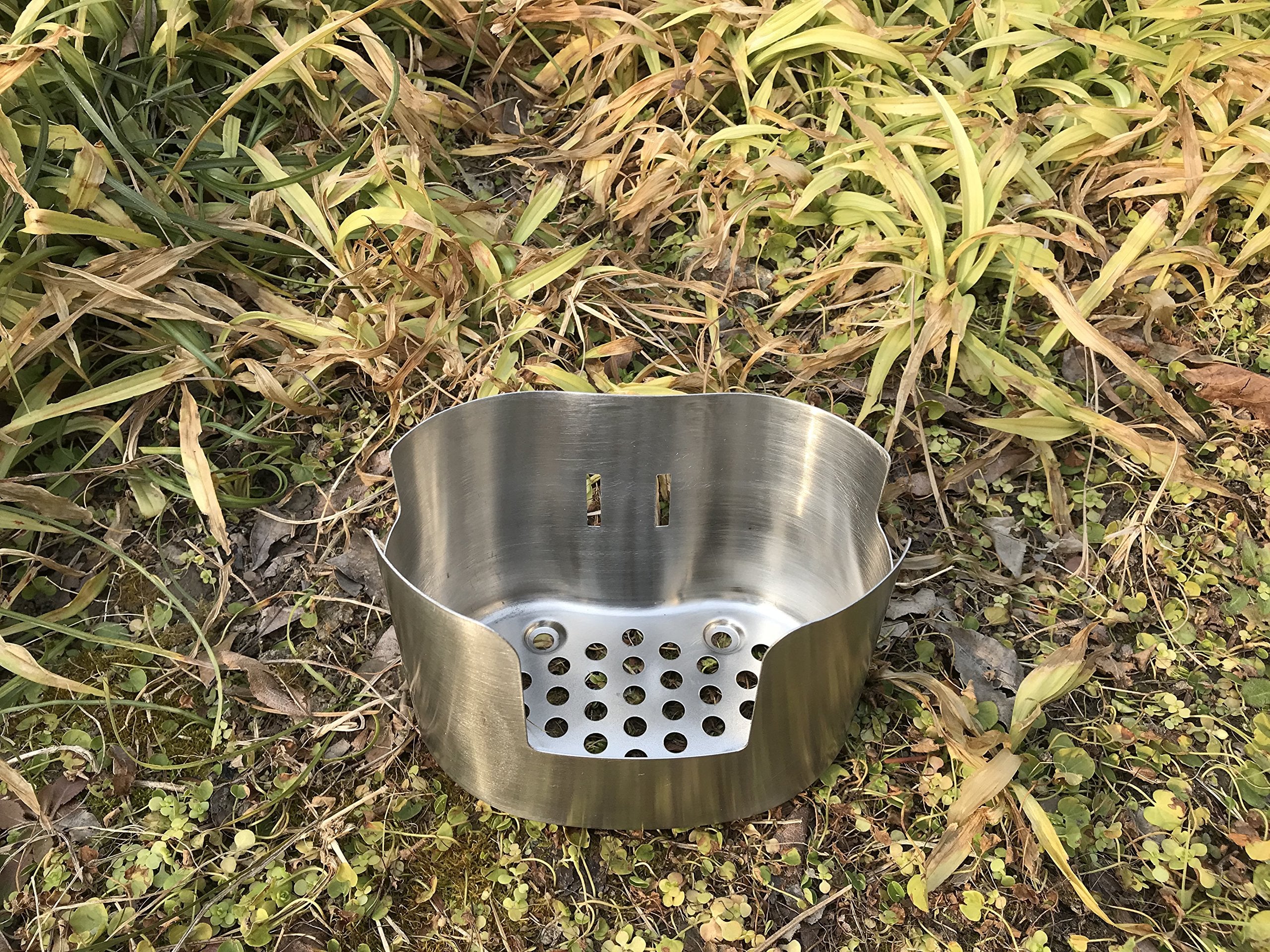 Jolmo Lander simple setup helps you prepare meals quickly outdoors.