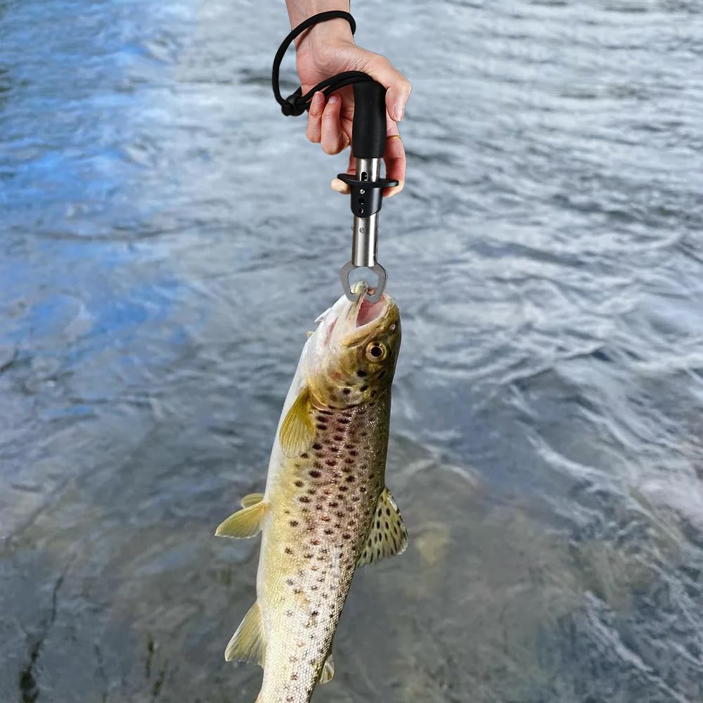 JOYOUSLIFE tool kit in-use on a boat for streamlined fishing tasks