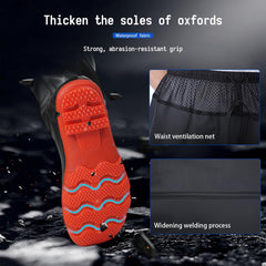 JUGATAMAIBU waders with integrated boots provide knee protection and secure footing.