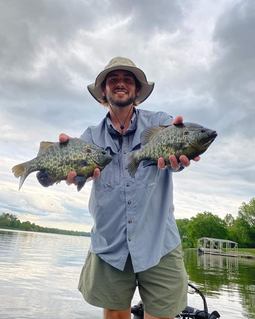 Long-range casting action with high-visibility line