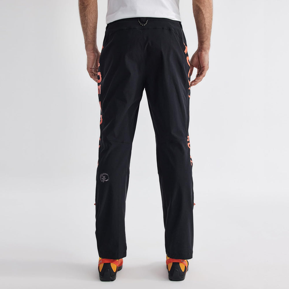 KAILAS diamond crotch design enables greater flex and hip extension during climbs.