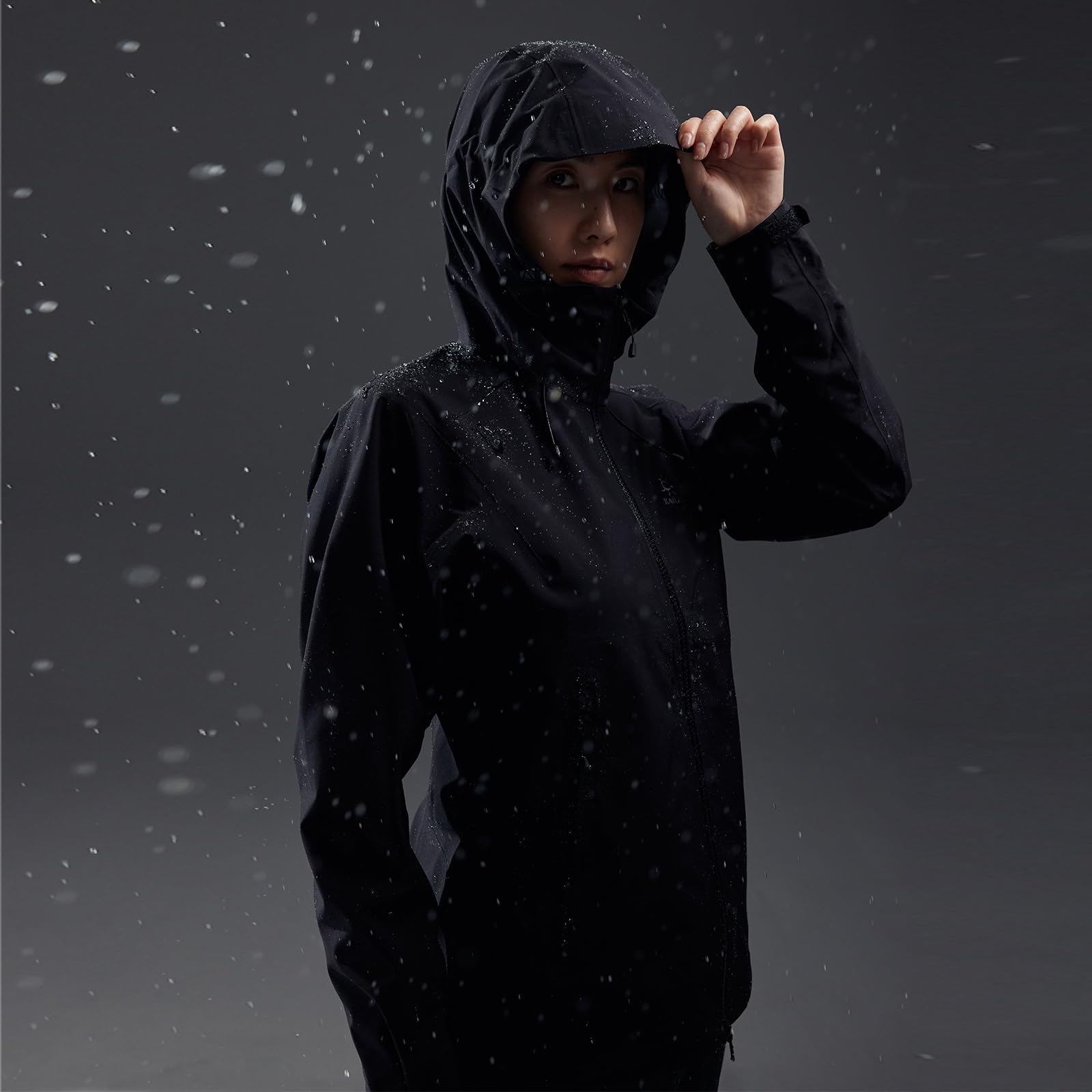 KAILAS jacket armpit vents close-up demonstrates breathable ventilation during climbs.