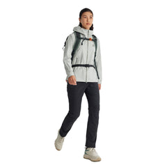 KAILAS hiking jacket with technical cut supports freedom of movement on rugged trails.