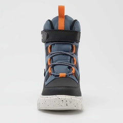 Kamik Seeker stormy-weather boot waterproof materials protect feet in rain.