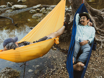 Kammok Roo Single Sunflower Gold breathable material ready for warm lounging.