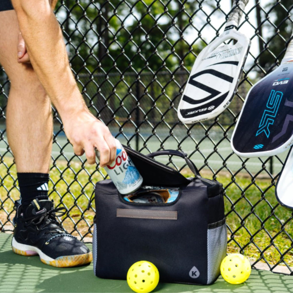 Kanga Brew Box Midnight padded handle enables comfortable carrying on commutes.