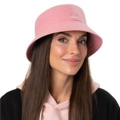 Kangol Wool Lahinch Black/L side angle shows clean silhouette and easy pairing with seasonal outfits.