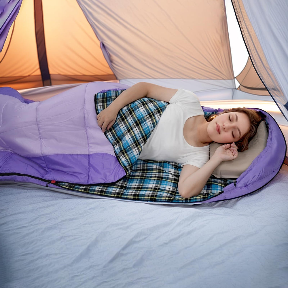 Kanyak two-color connectable design doubles as a roomy double sleeping bag.
