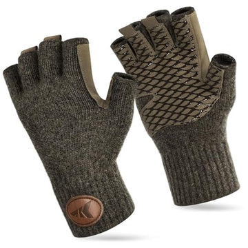 KastKing Bully Wooly gloves demonstrate dexterity for knot-tying and bait rigging.
