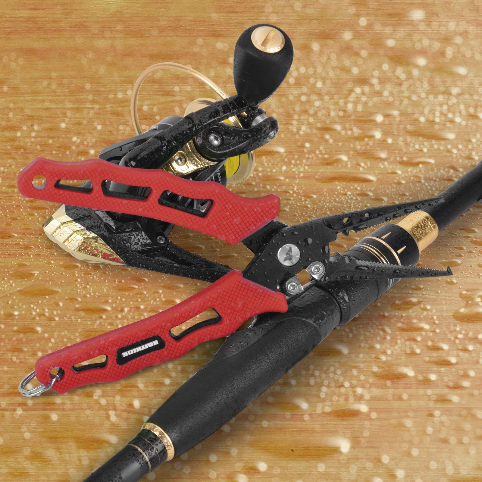 KastKing Cutthroat belt-clip lanyard enables quick access during trips.