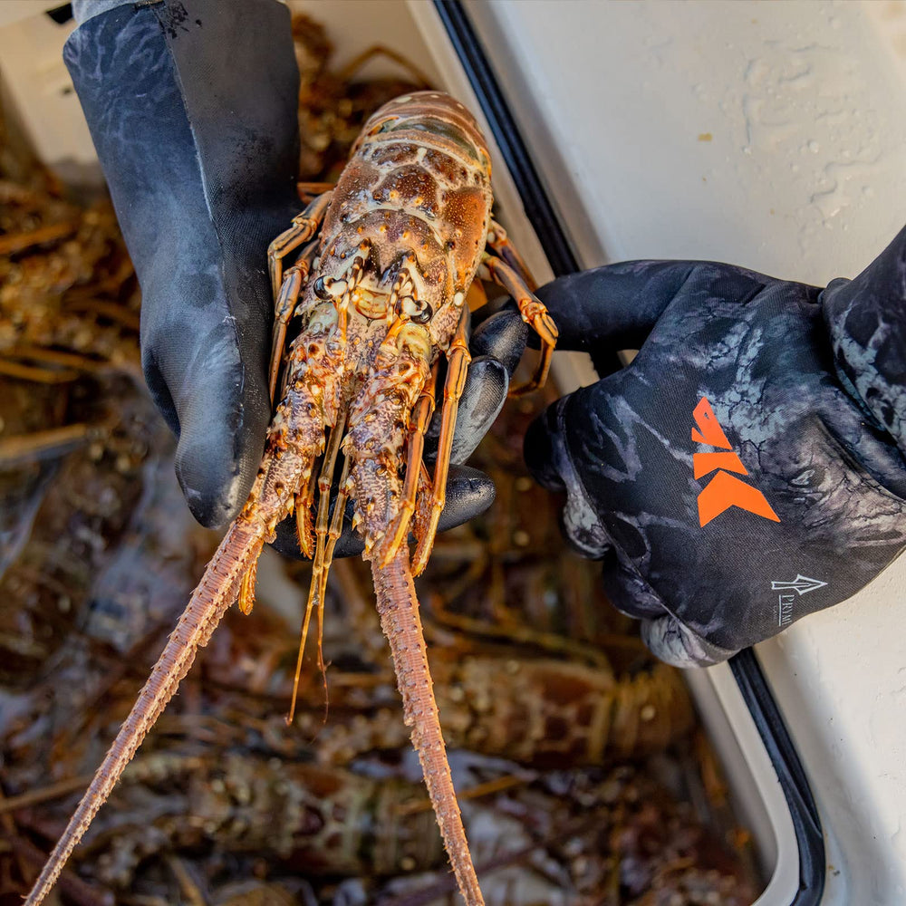 KastKing IceRiver gloves Prym1 Cam o design adds style and protection