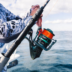 KastKing Kapstan Elite side profile shows aluminum body and power handle