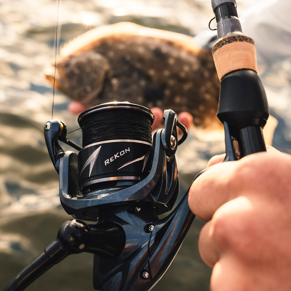 KastKing Rekon reel drag system close-up demonstrates smooth, high-capacity carbon fiber discs.