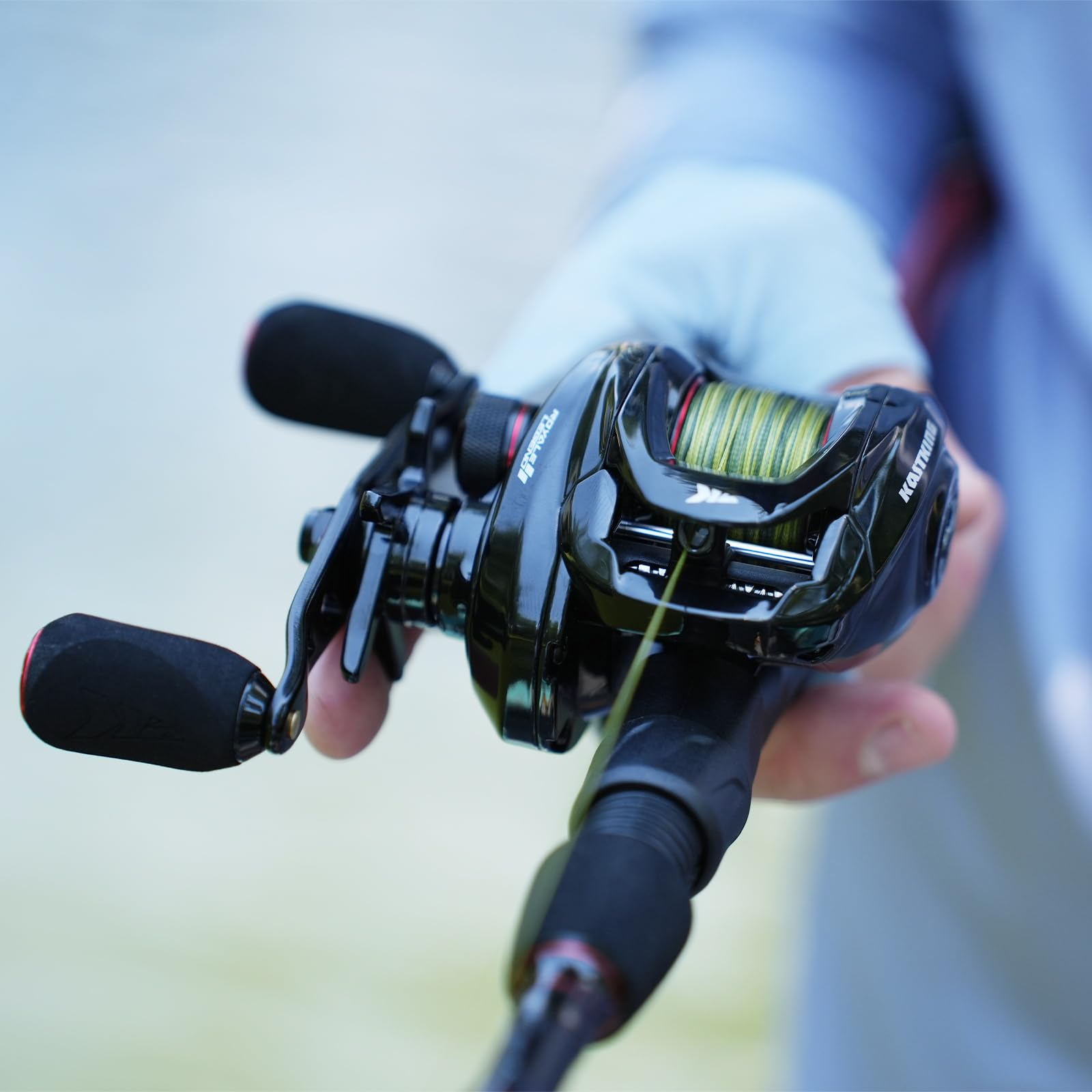 KastKing Royale Legend II casting reel enables smooth retrieves and precise casting.