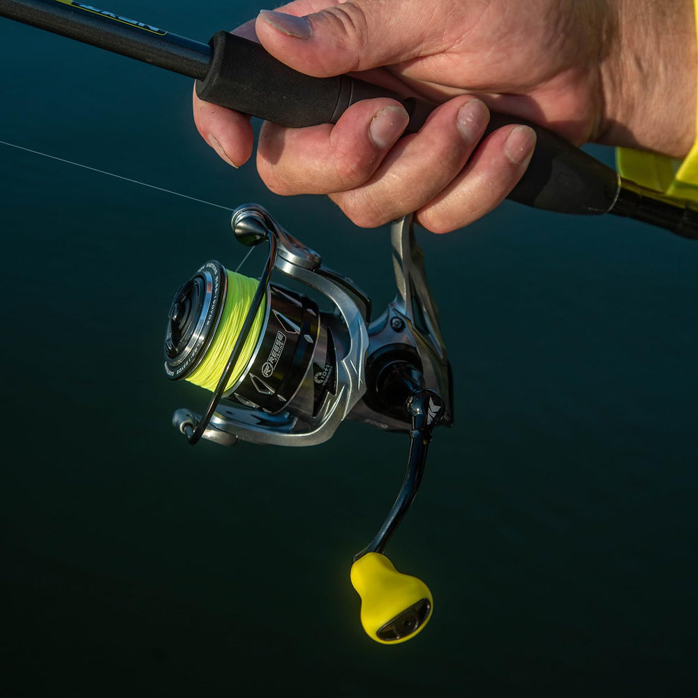 KastKing Skeet Reese Spinning Reel 2000 angled profile highlights lightweight design