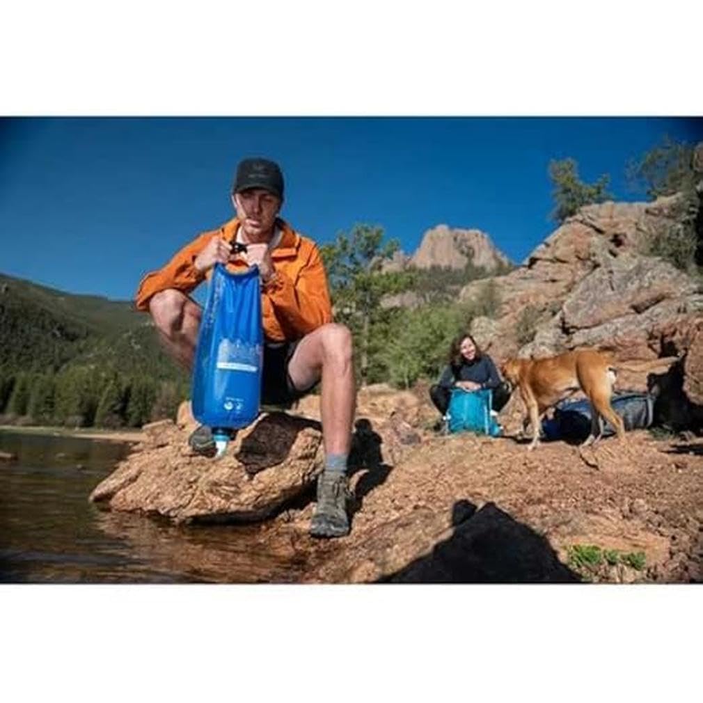 Katadyn Gravity BeFree 10L family camping image highlights large-capacity filtration for groups.