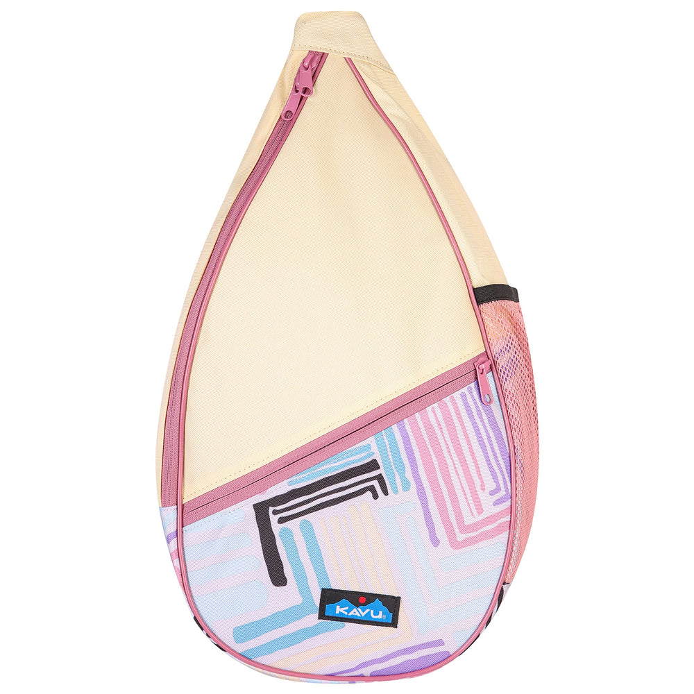 Side mesh pocket fits up to a 1-liter bottle.