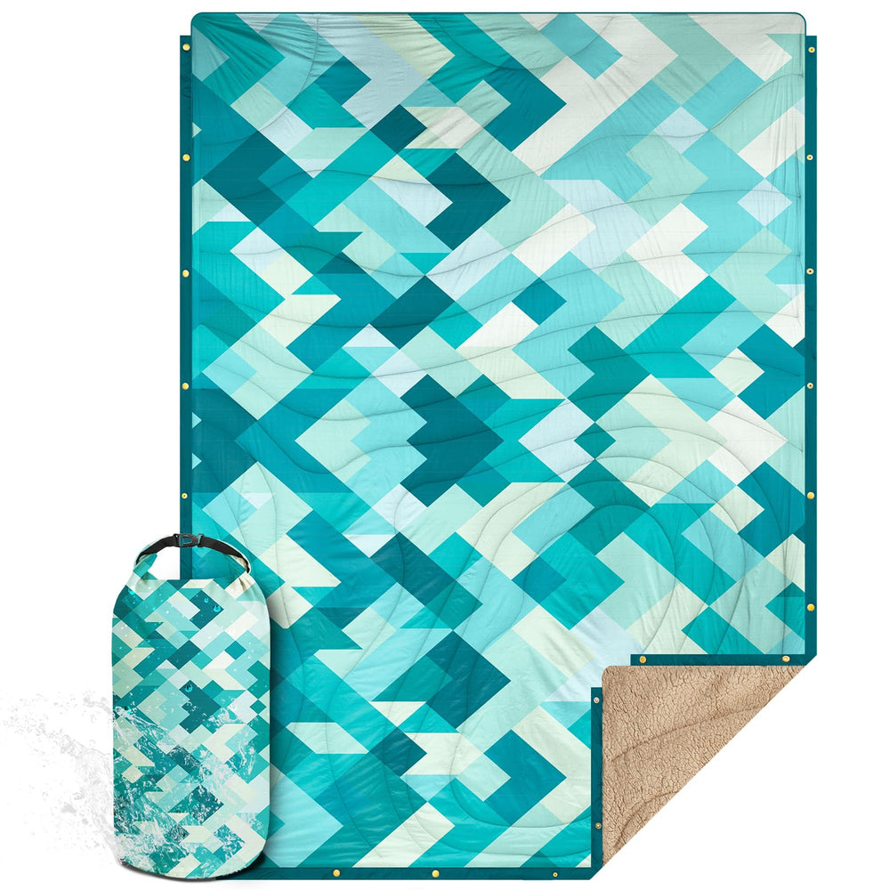 KawaGebo Kamp blanket sherpa-liner closeup highlights ultra-soft warmth for chilly nights outdoors.
