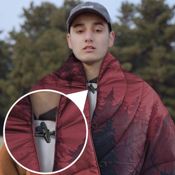 KawaGebo Kamp blanket shows ripstop polyester exterior with cotton interior for durability