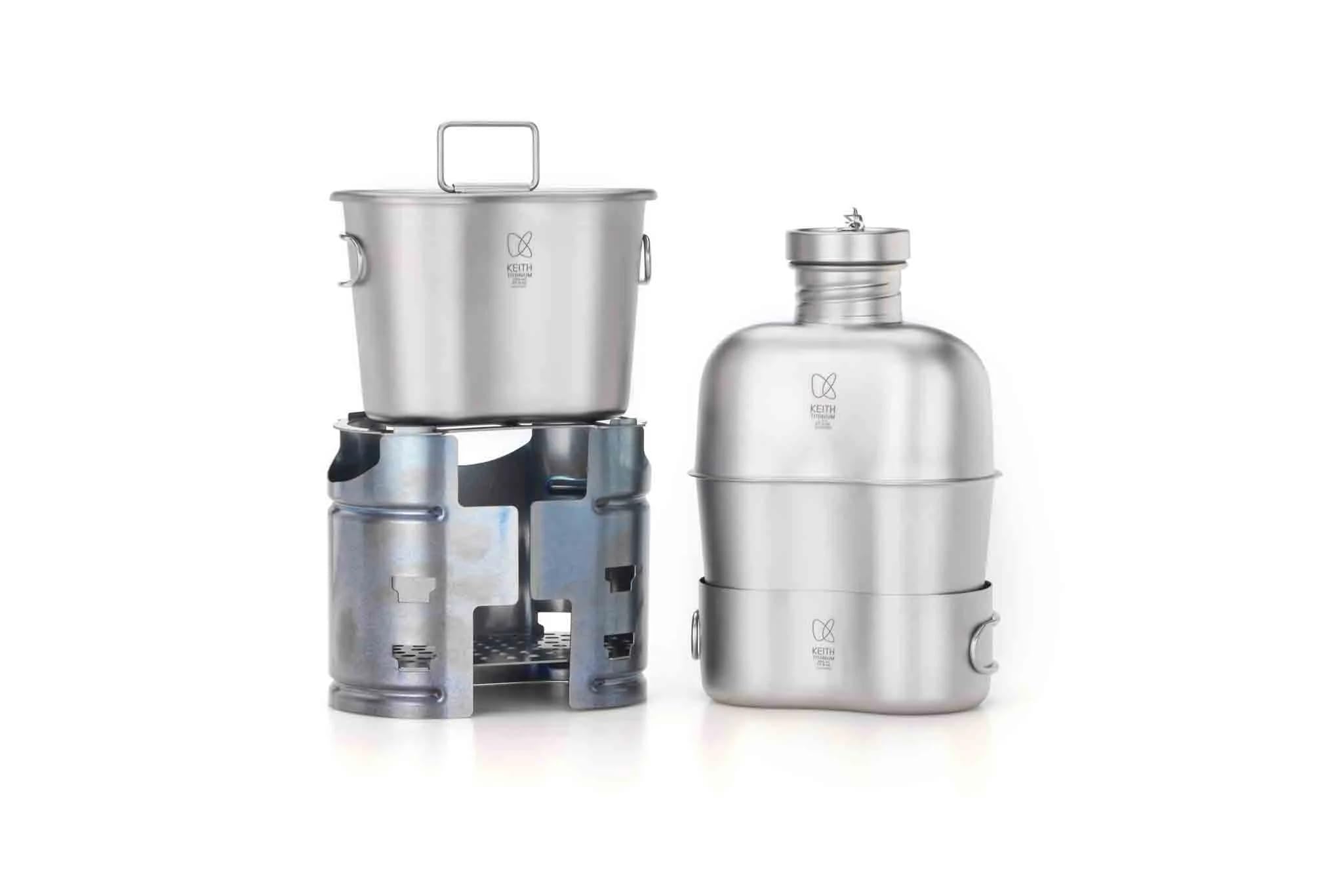 Keith Ti3061 Pro canteen with cap for quick trail hydration.