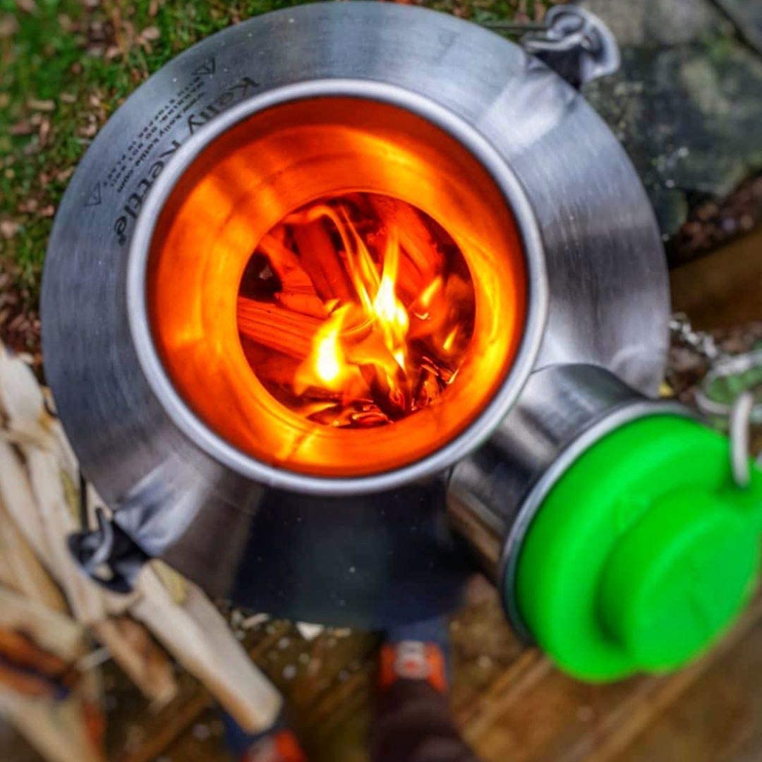 No batteries or gas; Kelly Kettle Base Camp 54oz uses free fuel like sticks and pine cones