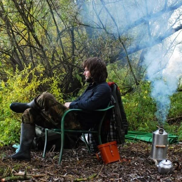 Family at a picnic using Kelly Kettle Base Camp 54oz for hot drinks