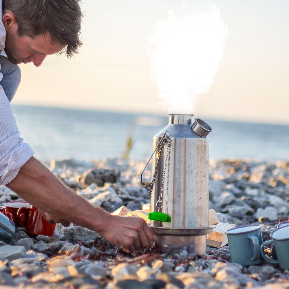 Kelly Kettle carrying bag keeps kit compact for hikes