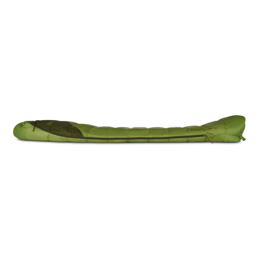 Kelty Cosmic 40 F draft tube helps seal in heat on cool nights