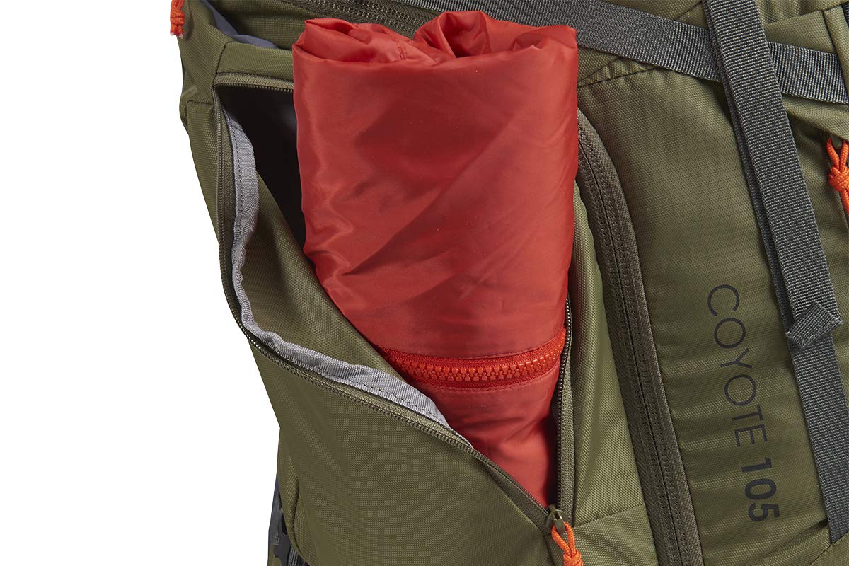 Kelty Coyote front pockets and daisy chains organize gear efficiently