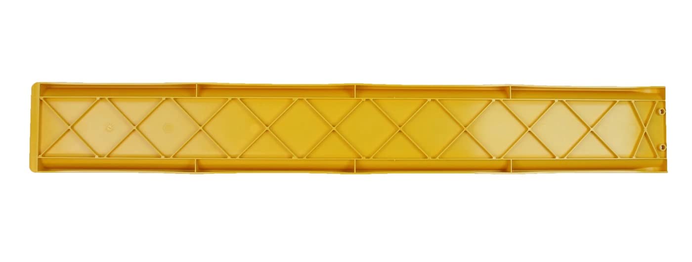 Ketch Karbonate 32-inch measuring board close-up shows durable scale for accurate readings