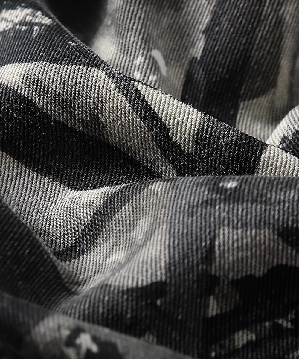 KGYA camo cargo pants pocket layout close-up highlighting extra storage