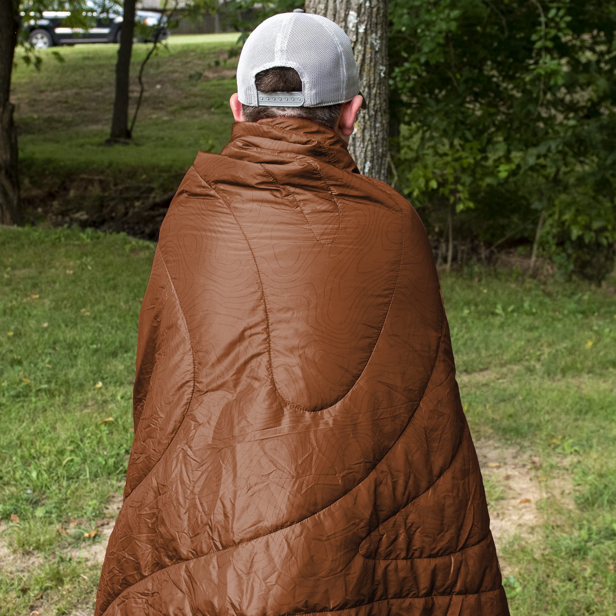 Kijaro Native Camp Quilt water-repellant fabric close-up, ideal for damp nights around the campsite