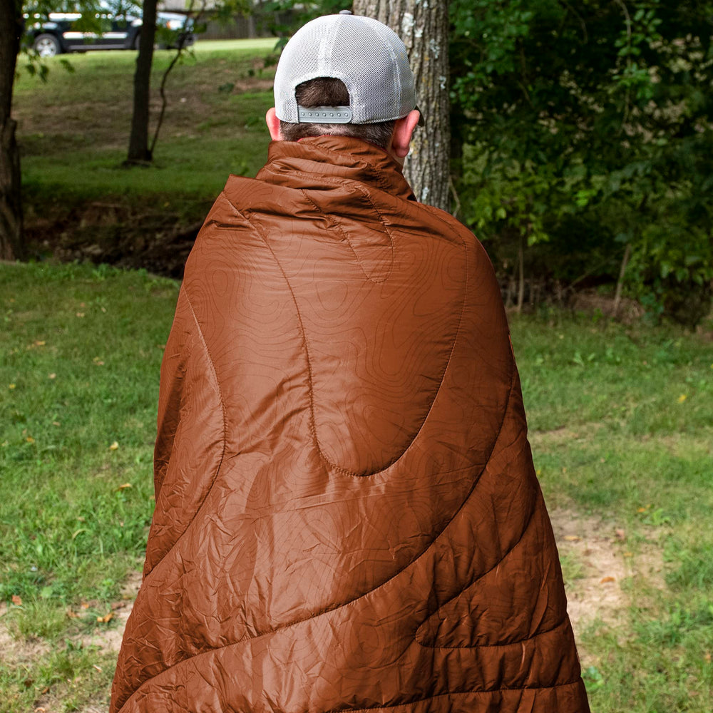 Kijaro Native Camp Quilt water-repellant fabric close-up, ideal for damp nights around the campsite