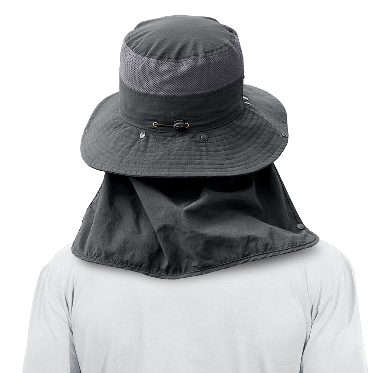 KIRAAT hat face flap detachable detail offers flexible sun and wind protection.