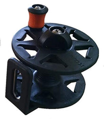 Koah RSC 60M reel highlighting ribbed center wheel for smooth line loading.