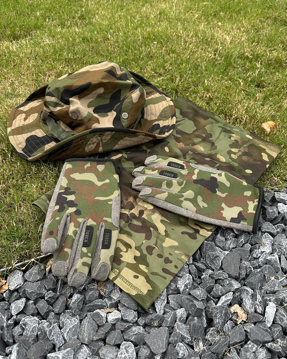 Kolumb camo gloves included with hat