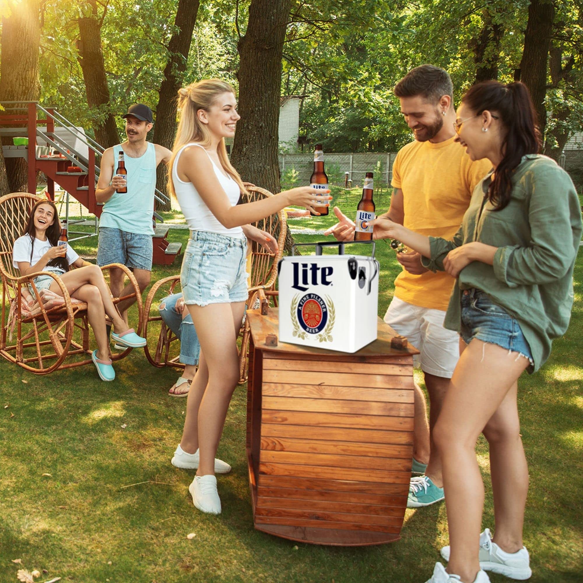 Built-in bottle opener on Koolatron Miller Lite cooler enables fast drinks on the go.