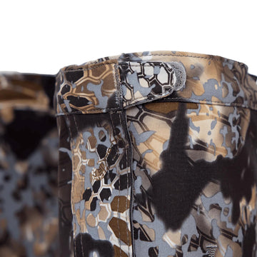 Kryptek Petra II gaiter Skyfall worn over boot for snow and mud defense.