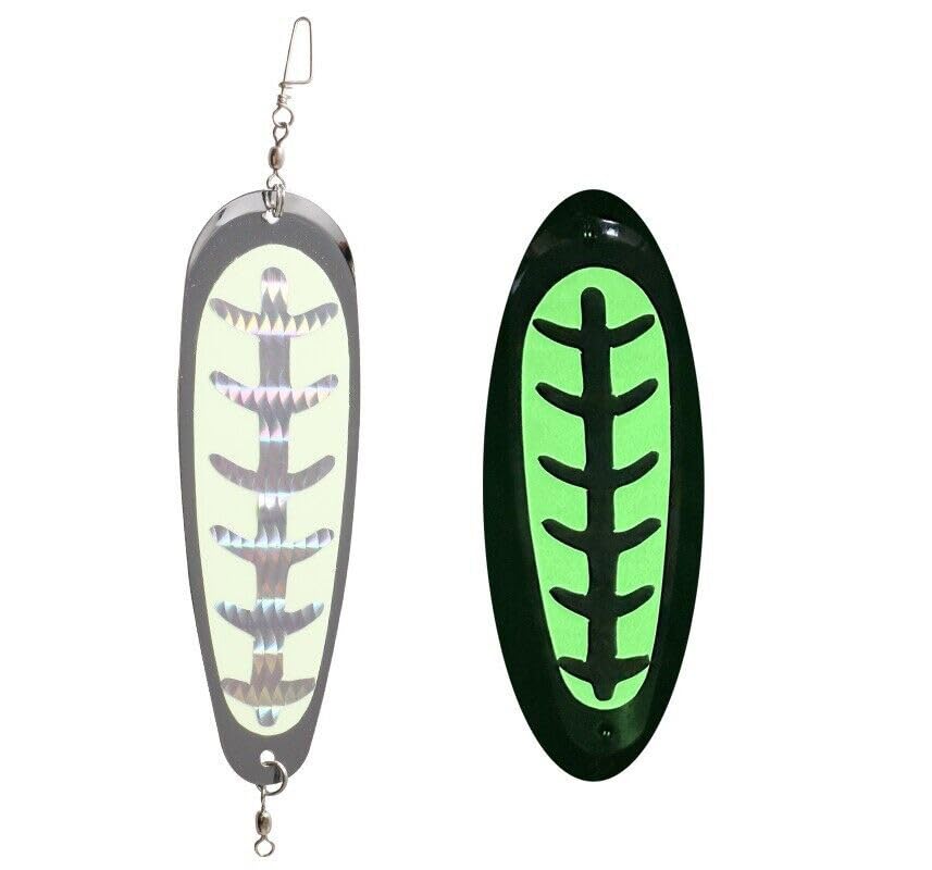 KTGCOZS blade flasher spoon; close-up shows sharp hook tip.