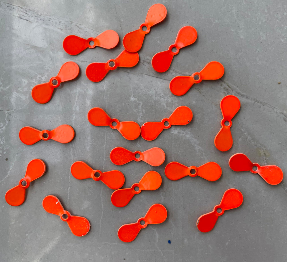 KTGCOZS deep cup blade design enhances underwater flash for various species.