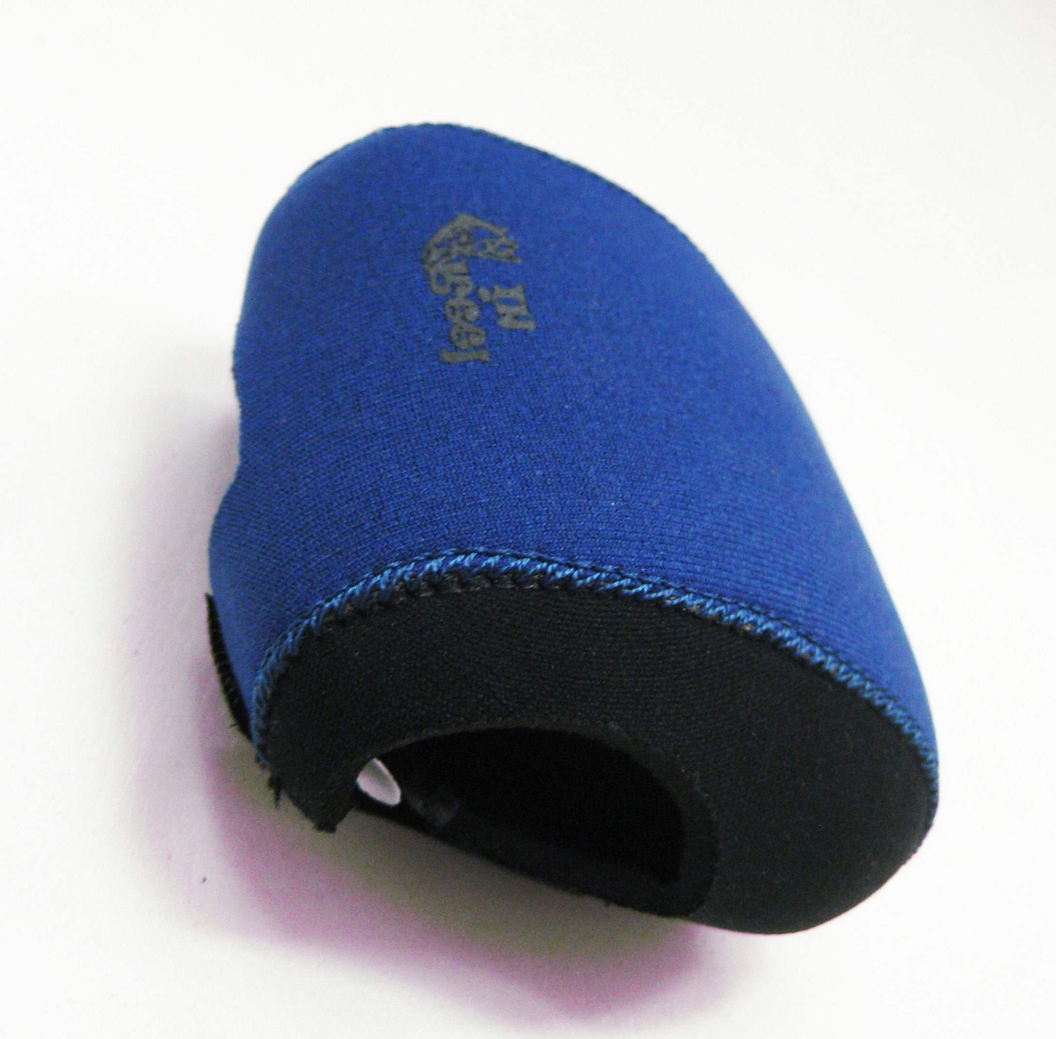 KUFA BC18 blue bait casting reel cover protects the right-hand reel from dust.
