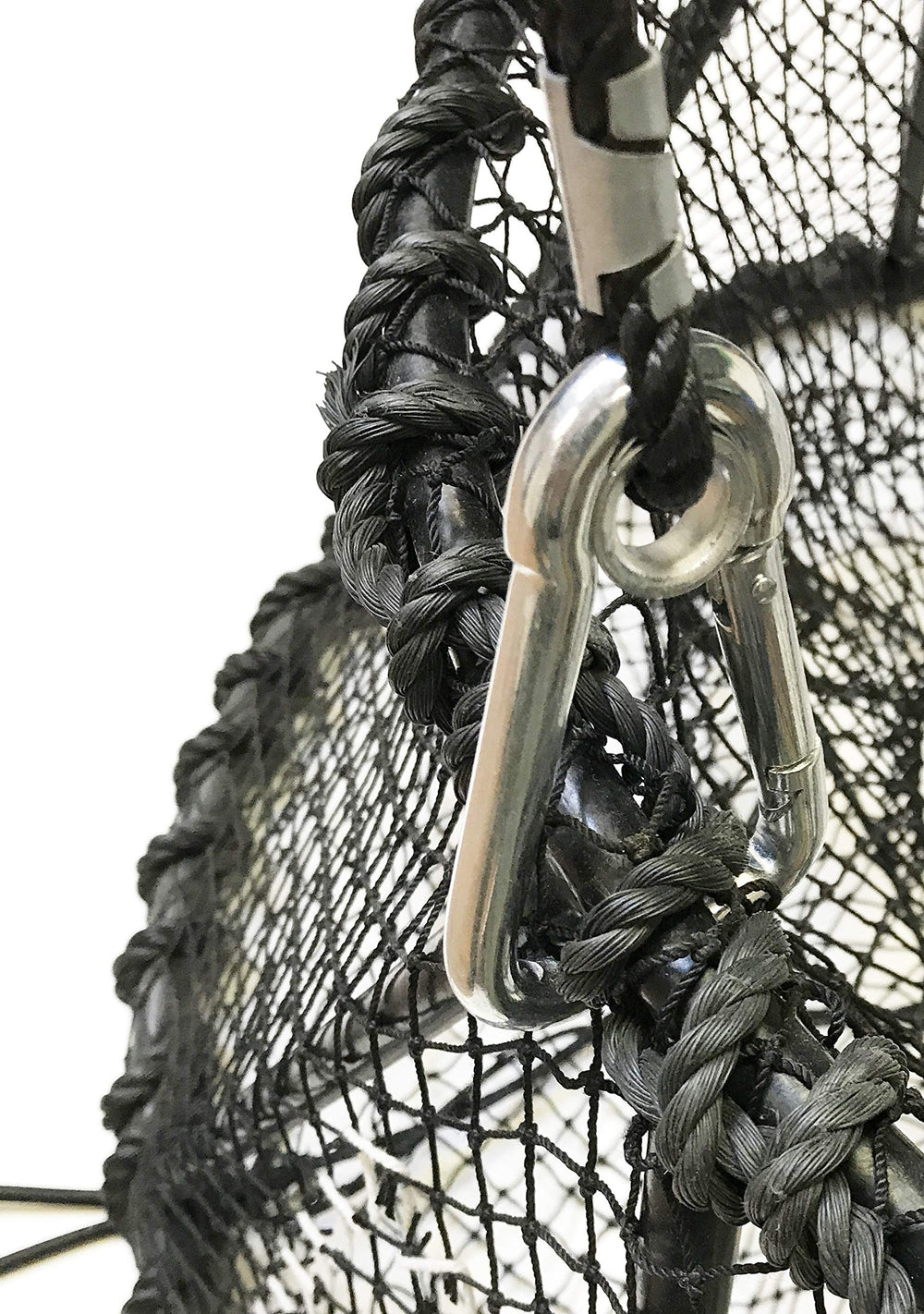 An integrated end ring simplifies mainline hook-ups with the KUFA harness.